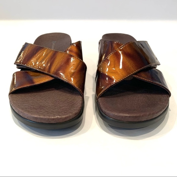 Aravon Tortoise Shell Leather Slide Sandals - Picture 2 of 9